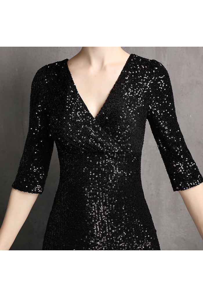 Robe à sequins à volants et manches coudées en noir