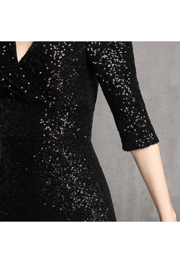 Robe à sequins à volants et manches coudées en noir