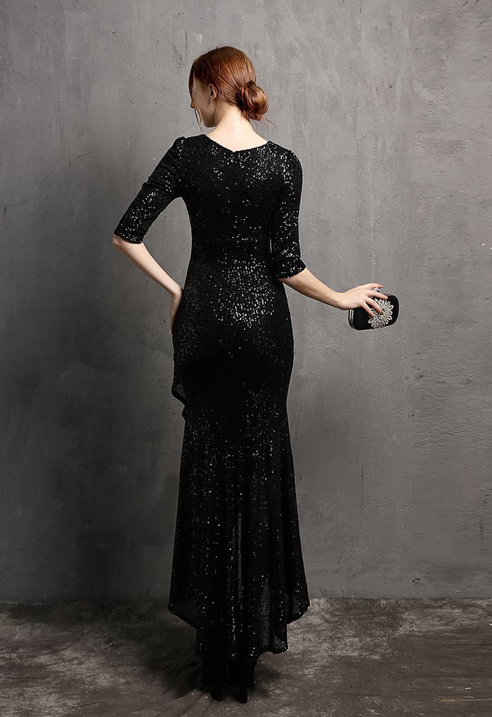 Robe à sequins à volants et manches coudées en noir