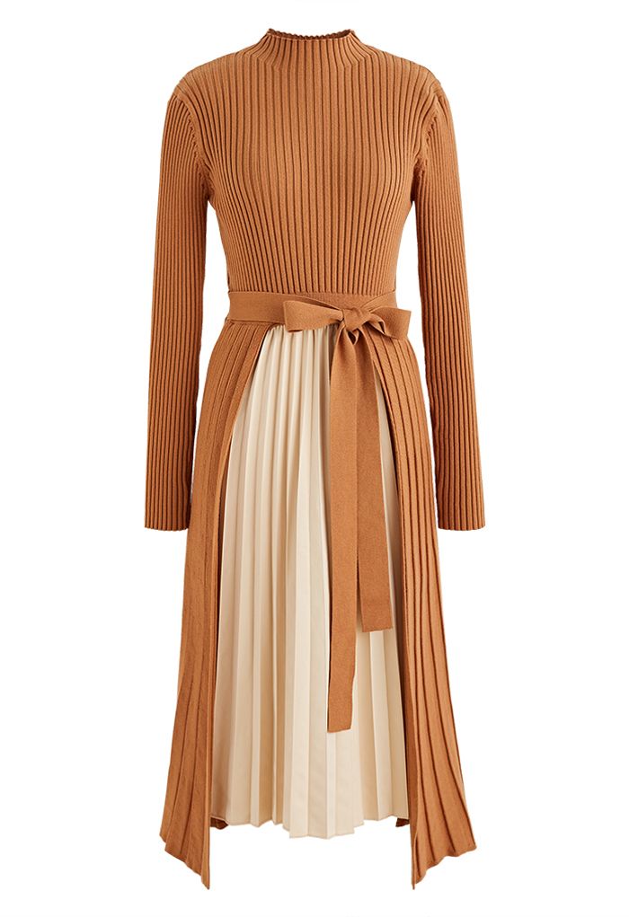 Robe en maille Hi-Lo ceinturée plissée sur le devant en caramel