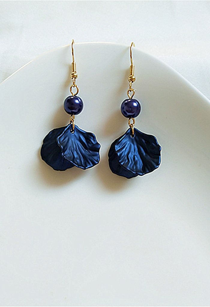 Boucles d'oreilles pétales scintillantes bleu marine