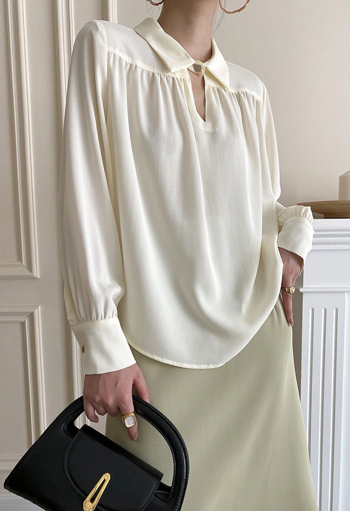 Chemise à manches longues et col en crème