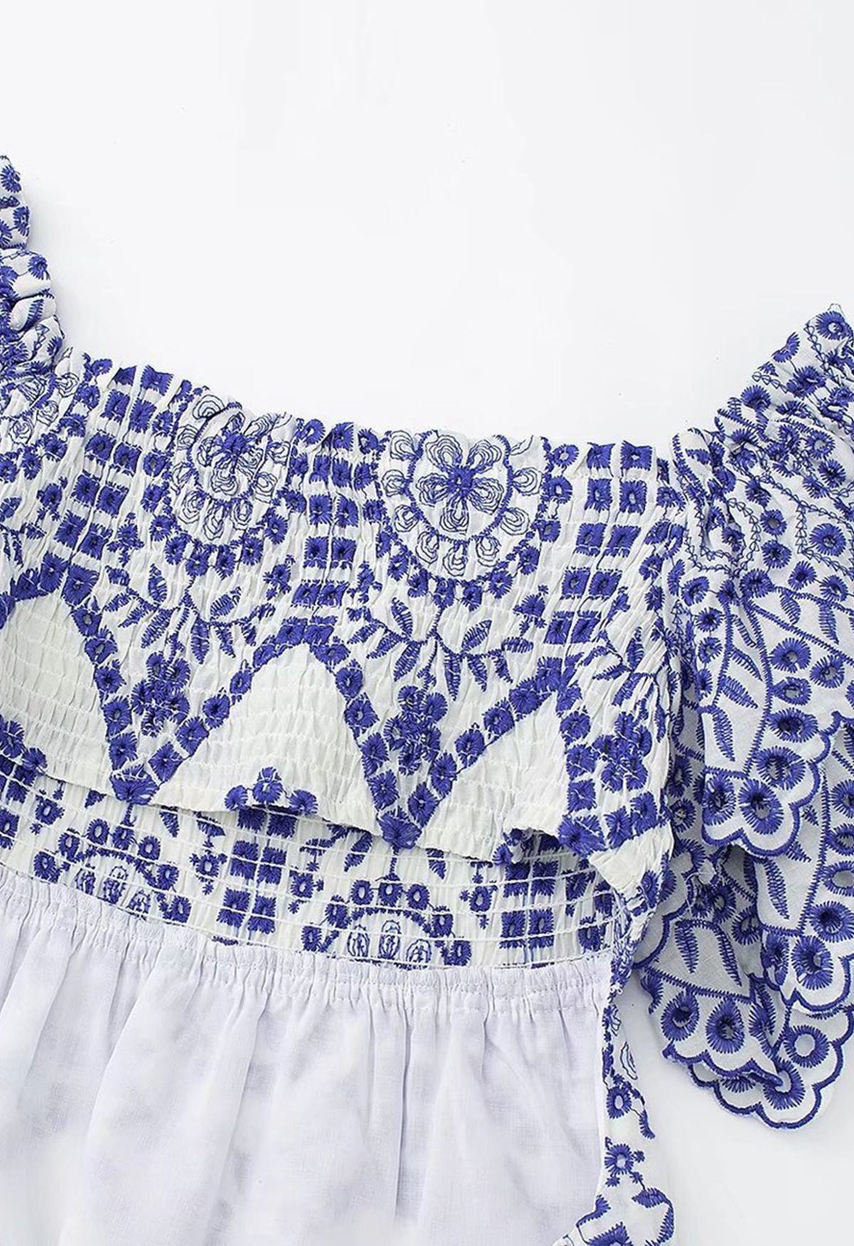 Robe en coton à manches volantées bleue brodée