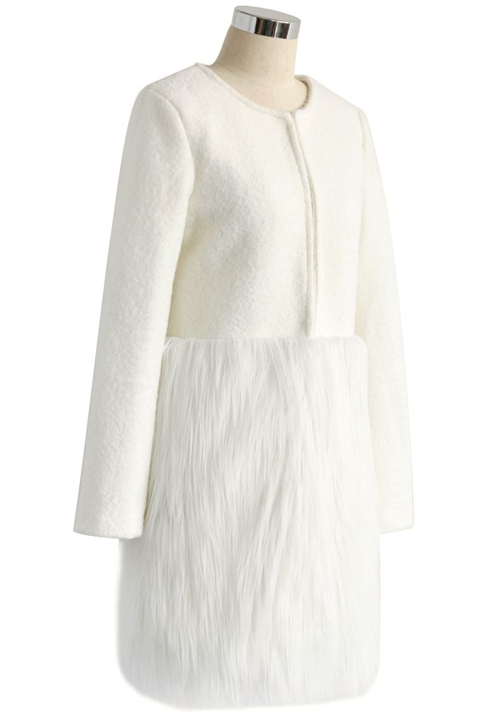 Manteau en fourrure blanc neige