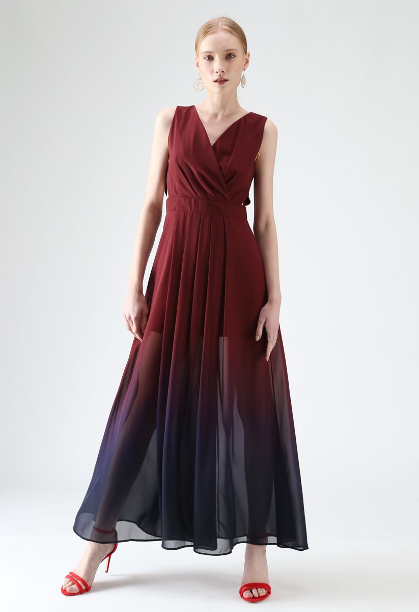 Gradient Revelry Maxi Dress sans manches en vin