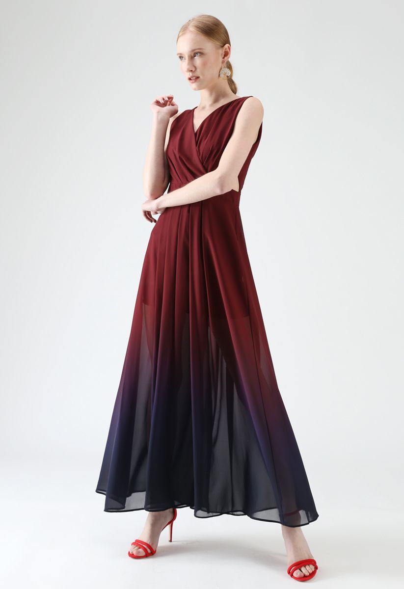 Gradient Revelry Maxi Dress sans manches en vin