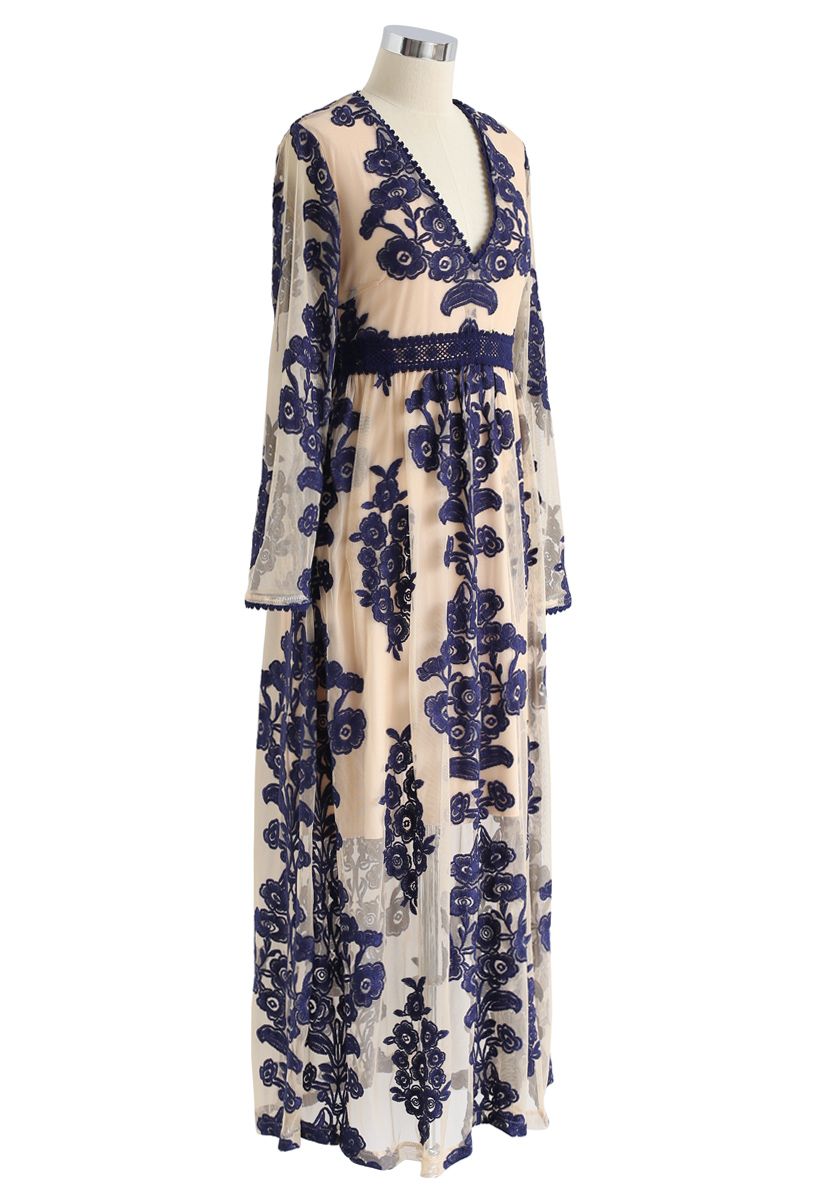 Robe longue en maille brodée florale à col en V en bleu marine