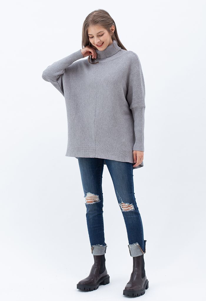 Pull sans effort chic à col roulé et manches chauve-souris en gris