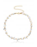 Collier en pierre naturelle irrégulière en blanc